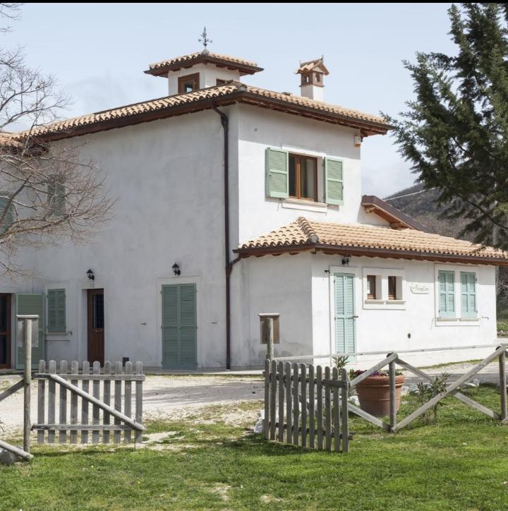 Agriturismo San Martino โฟลีโญ ภายนอก รูปภาพ