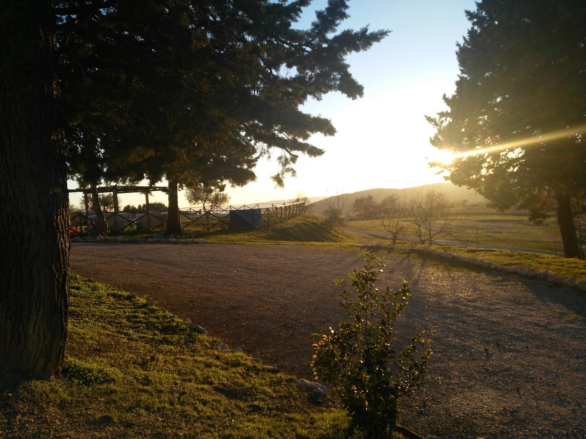 Agriturismo San Martino โฟลีโญ ภายนอก รูปภาพ
